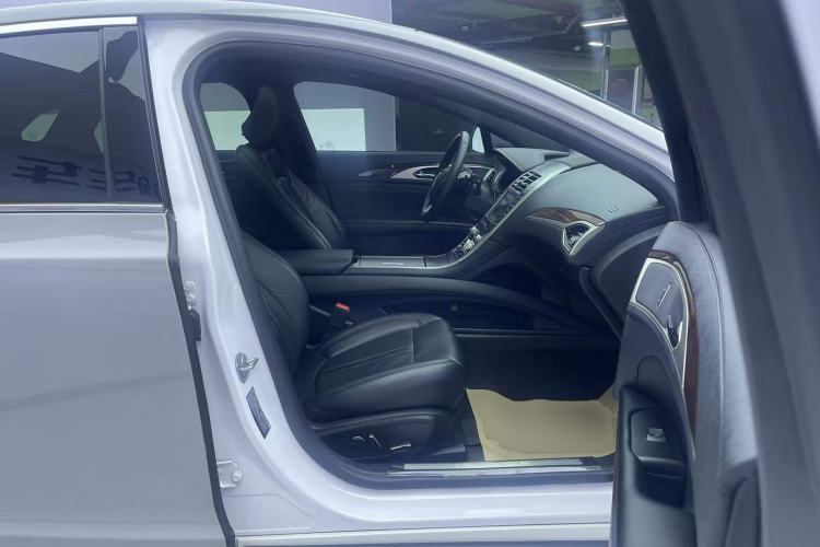 Used Lincoln MKZ 2020 2.0T Luxury Edition Right Front Seat