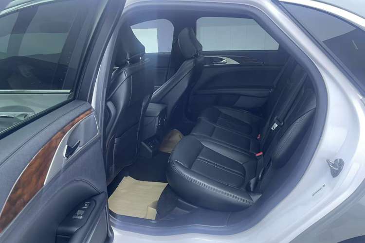 Used Lincoln MKZ 2020 2.0T Luxury Edition Right Rear Seat
