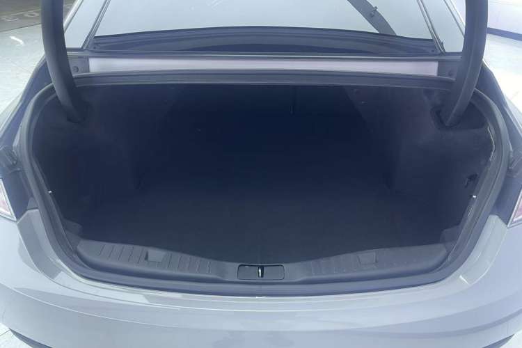Used Lincoln MKZ 2020 2.0T Luxury Edition Trunk