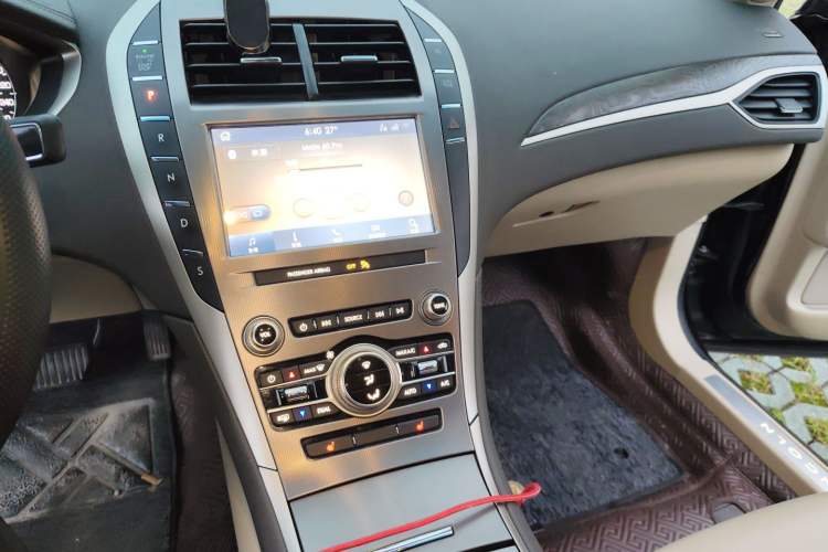 Used Lincoln MKZ 2020 2.0T Deluxe Edition Audio And AC Panel