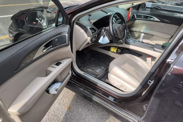 Used Lincoln MKZ 2020 2.0T Luxury Edition Driver Seat
