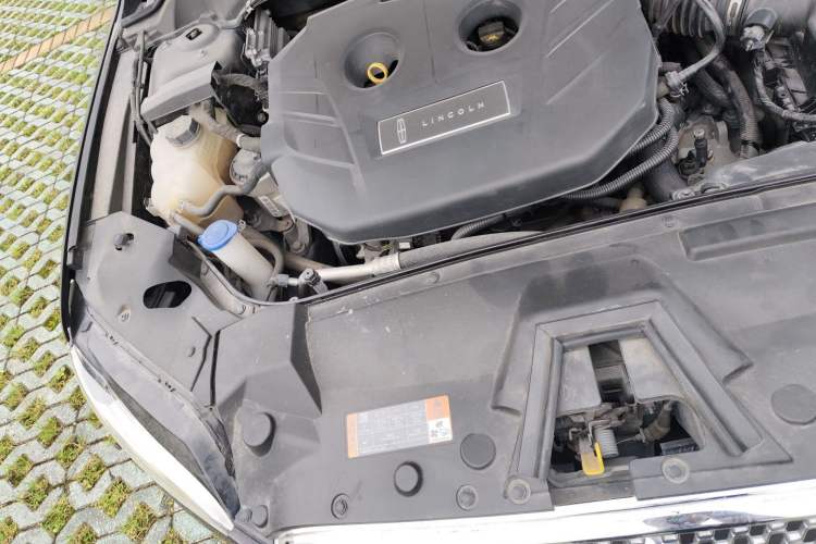 Used Lincoln MKZ 2020 2.0T Deluxe Edition Engine Bay Right