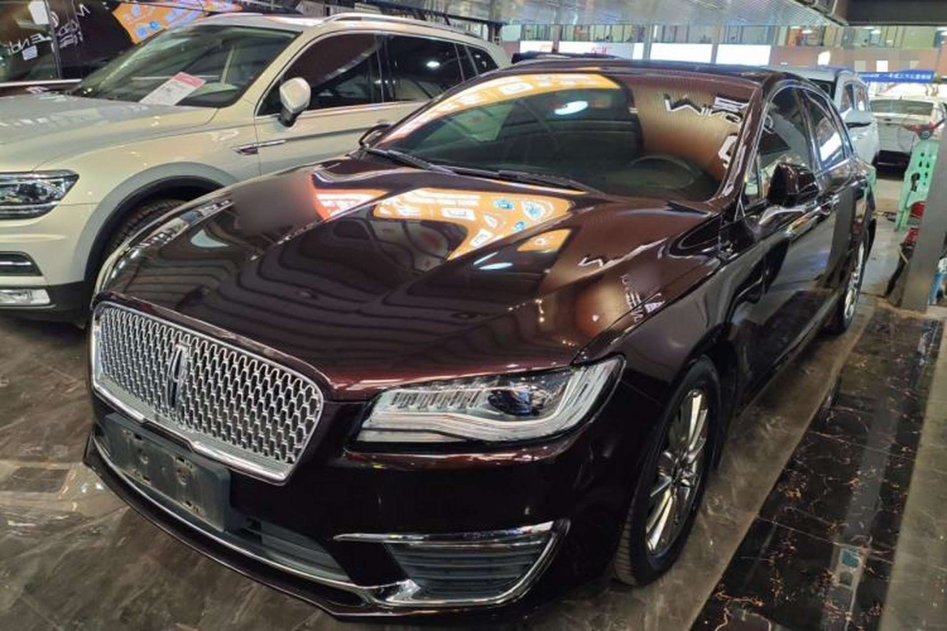 Used Lincoln MKZ 2020 2.0T Deluxe Edition Front Left 45 Deg