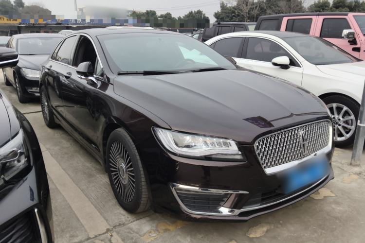 Used Lincoln MKZ 2020 2.0T Deluxe Edition Front Right 45 Deg