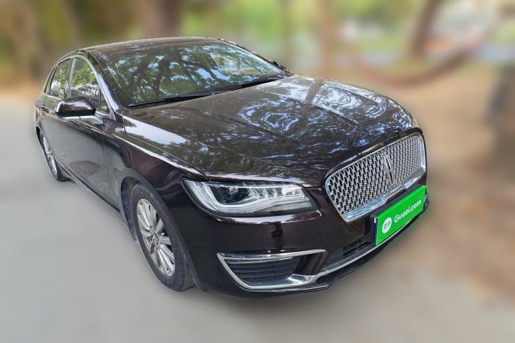 Used Lincoln MKZ 2020 2.0T Deluxe Edition Front Right 45 Deg