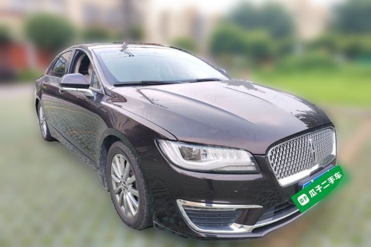 Used Lincoln MKZ 2020 2.0T Deluxe Edition Front Right 45 Deg