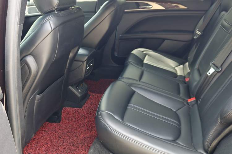 Used Lincoln MKZ 2020 2.0T Deluxe Edition Interior 2
