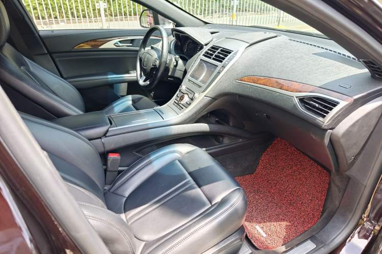 Used Lincoln MKZ 2020 2.0T Deluxe Edition Interior 6