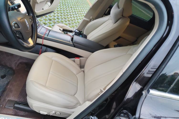 Used Lincoln MKZ 2020 2.0T Deluxe Edition Left Front Seat