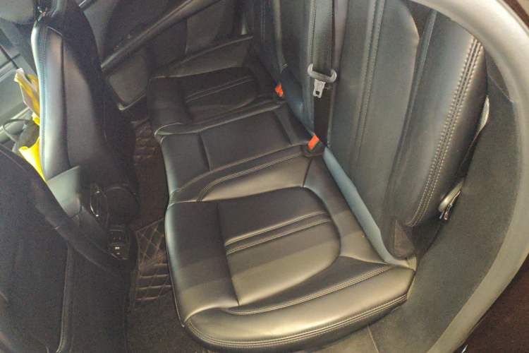 Used Lincoln MKZ 2020 2.0T Deluxe Edition Left Rear Seat