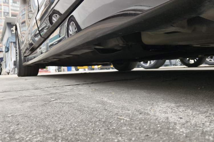 Used Lincoln MKZ 2020 2.0T Deluxe Edition Left Side Sill
