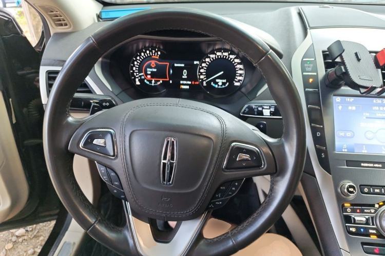 Used Lincoln MKZ 2020 2.0T Deluxe Edition Steering Wheel