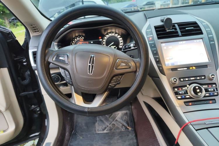 Used Lincoln MKZ 2020 2.0T Deluxe Edition Steering Wheel