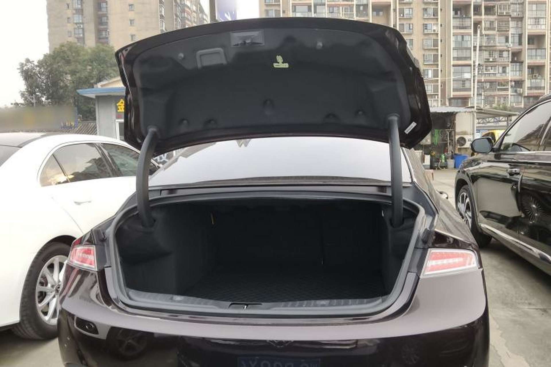 Used Lincoln MKZ 2020 2.0T Deluxe Edition Trunk