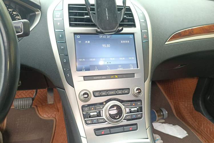 Used Lincoln MKZ  Audio And AC Panel