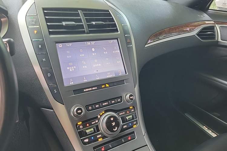 Used Lincoln MKZ 2020 2.0T Deluxe Edition Audio And AC Panel