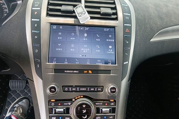 Used Lincoln MKZ 2020 2.0T MONO Limited Edition Prestige Version MONO WHITE Audio And AC Panel
