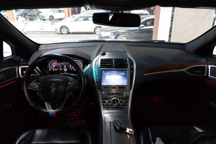 Used Lincoln MKZ 2020 2.0T Deluxe Edition Center Console