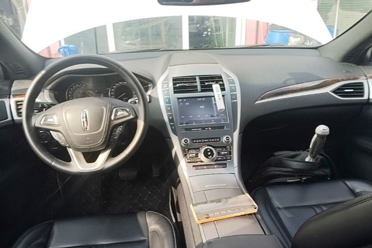 Used Lincoln MKZ 2020 2.0T Deluxe Edition Center Console