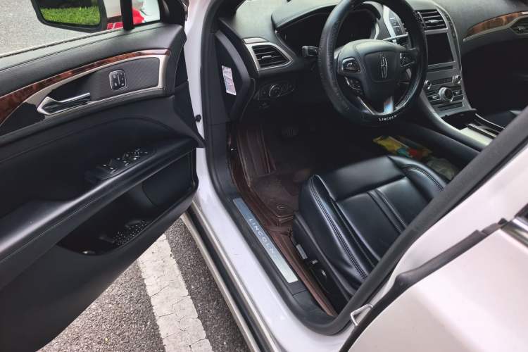 Used Lincoln MKZ 2020 2.0T Deluxe Edition Driver Seat