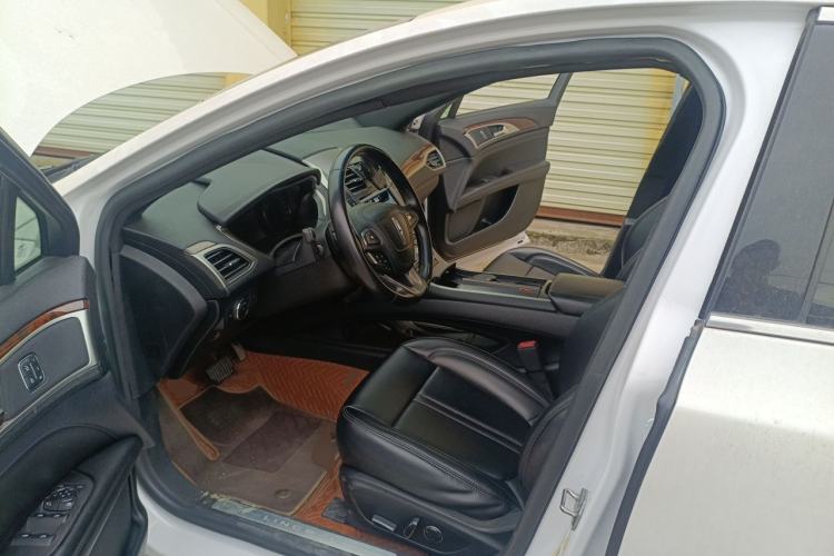 Used Lincoln MKZ  Driver Seat