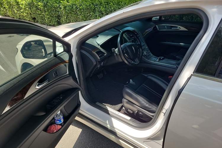 Used Lincoln MKZ 2020 2.0T Deluxe Edition Driver Seat
