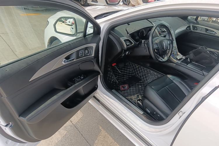 Used Lincoln MKZ 2020 2.0T MONO Limited Edition Prestige Version MONO WHITE Driver Seat