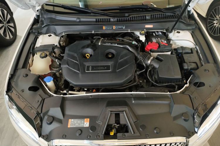 Used Lincoln MKZ 2020 2.0T MONO Limited Luxury Edition MONO WHITE Engine Bay