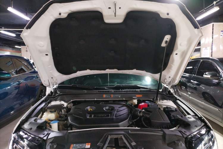 Used Lincoln MKZ 2020 2.0T Deluxe Edition Engine Bay