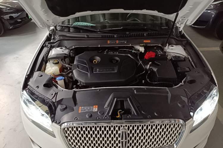 Used Lincoln MKZ 2020 2.0T MONO Limited Edition Prestige Version MONO WHITE Engine Bay
