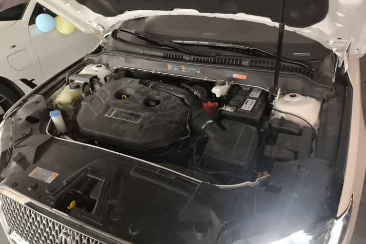 Used Lincoln MKZ 2020 2.0T Deluxe Edition Engine Bay