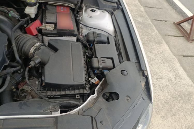 Used Lincoln MKZ  Engine Bay Left