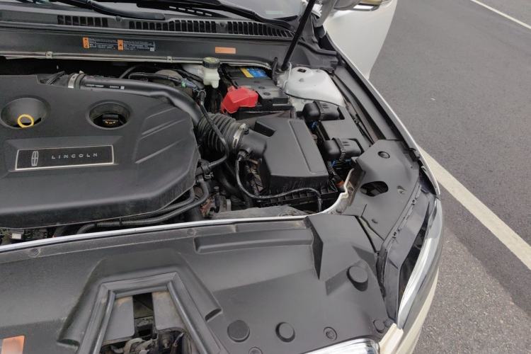 Used Lincoln MKZ 2020 2.0T Luxury Edition Engine Bay Left