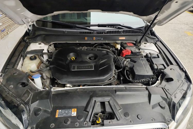 Used Lincoln MKZ 2020 2.0T Deluxe Edition Engine Bay
