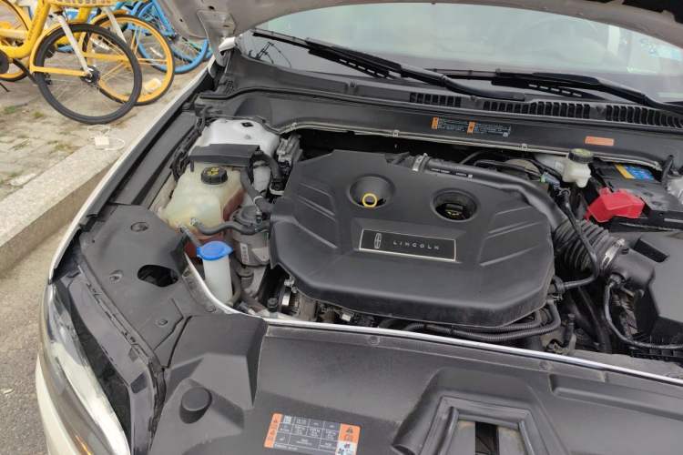 Used Lincoln MKZ 2020 2.0T Luxury Edition Engine Bay Right