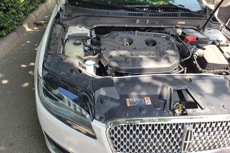 Used Lincoln MKZ 2020 2.0T Deluxe Edition Engine Bay Right