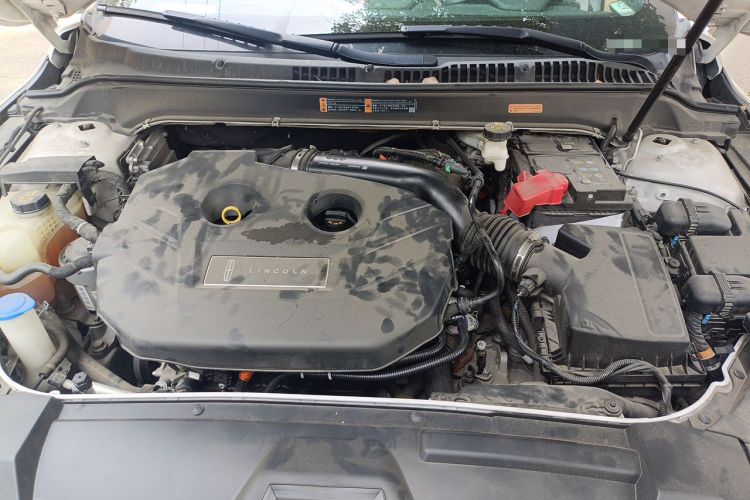 Used Lincoln MKZ 2020 2.0T Deluxe Edition Engine Bay