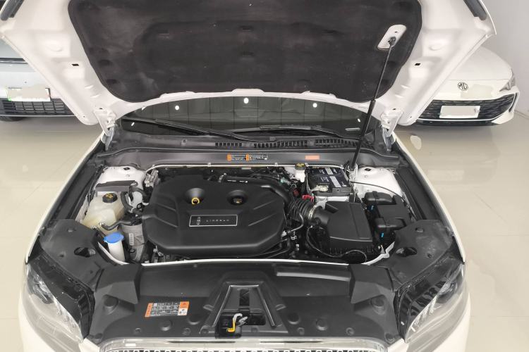 Used Lincoln MKZ 2020 2.0T Deluxe Edition Engine Bay