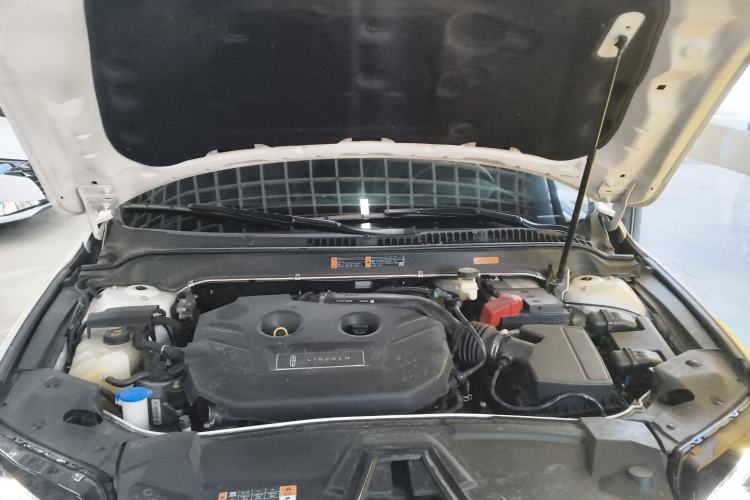Used Lincoln MKZ 2020 2.0T Deluxe Edition Engine Bay