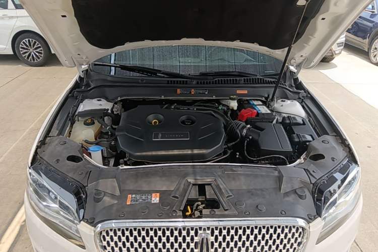 Used Lincoln MKZ 2020 2.0T MONO Limited Edition Prestige Version MONO WHITE Engine Bay
