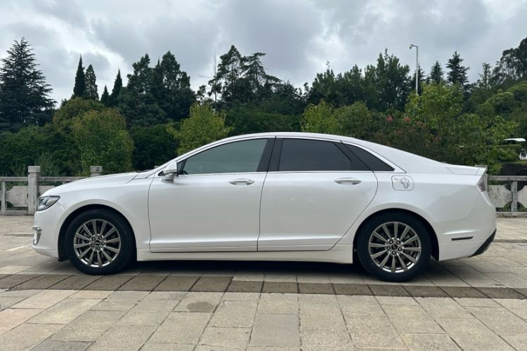 Used Lincoln MKZ 2020 2.0T Deluxe Edition Exterior 2