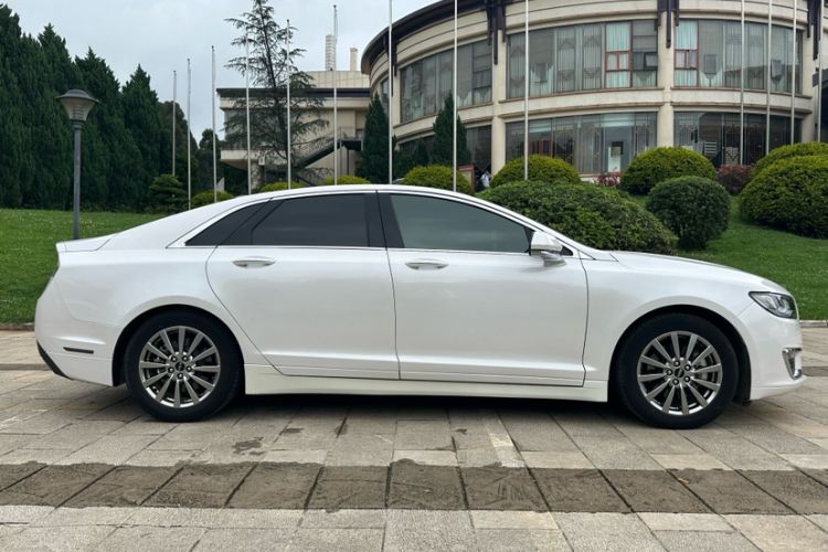 Used Lincoln MKZ 2020 2.0T Deluxe Edition Exterior 4