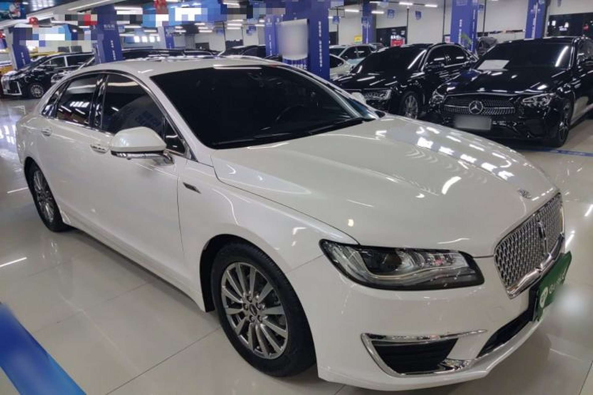 Used Lincoln MKZ 2020 2.0T Deluxe Edition Front Right 45 Deg