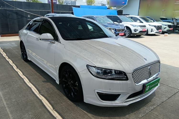 Used Lincoln MKZ 2020 2.0T MONO Limited Edition Prestige Version MONO WHITE Front Right 45 Deg