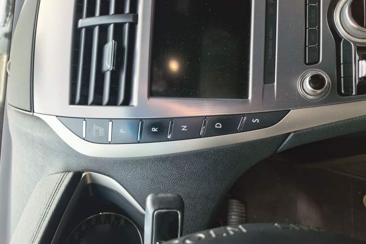 Used Lincoln MKZ 2020 2.0T Deluxe Edition Gear Lever