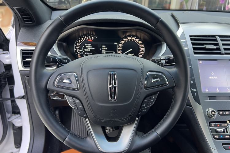 Used Lincoln MKZ 2020 2.0T Deluxe Edition Interior 1