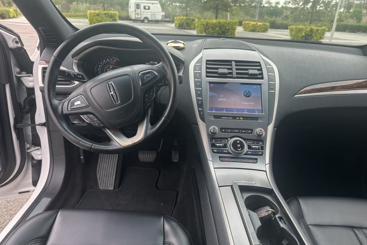 Used Lincoln MKZ 2020 2.0T Deluxe Edition Interior 1