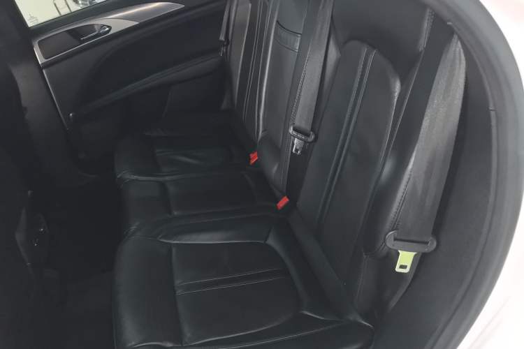 Used Lincoln MKZ 2020 2.0T MONO Limited Luxury Edition MONO WHITE Interior 4