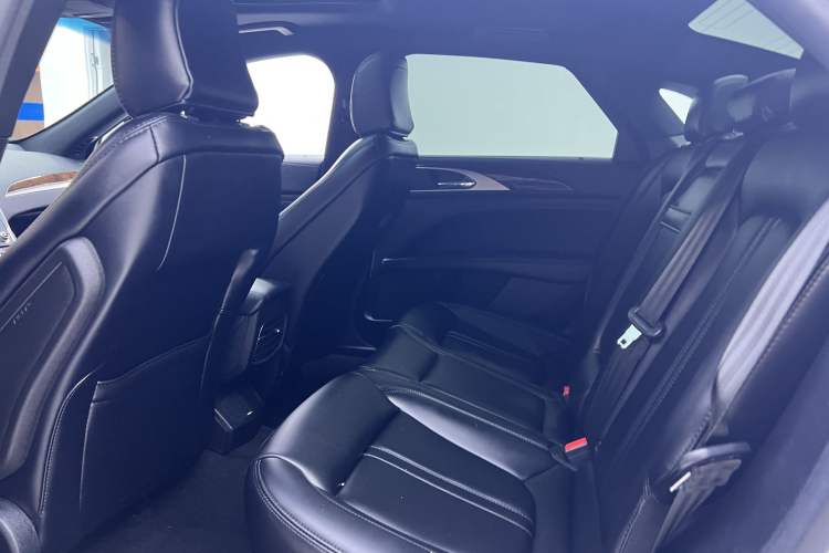 Used Lincoln MKZ 2020 2.0T Deluxe Edition Interior 6