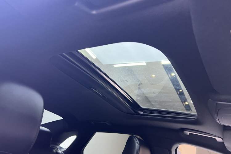 Used Lincoln MKZ 2020 2.0T Deluxe Edition Interior 7